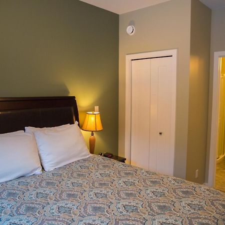 Downtown Whitehorse Deluxe 2 Bedroom Condo Екстер'єр фото