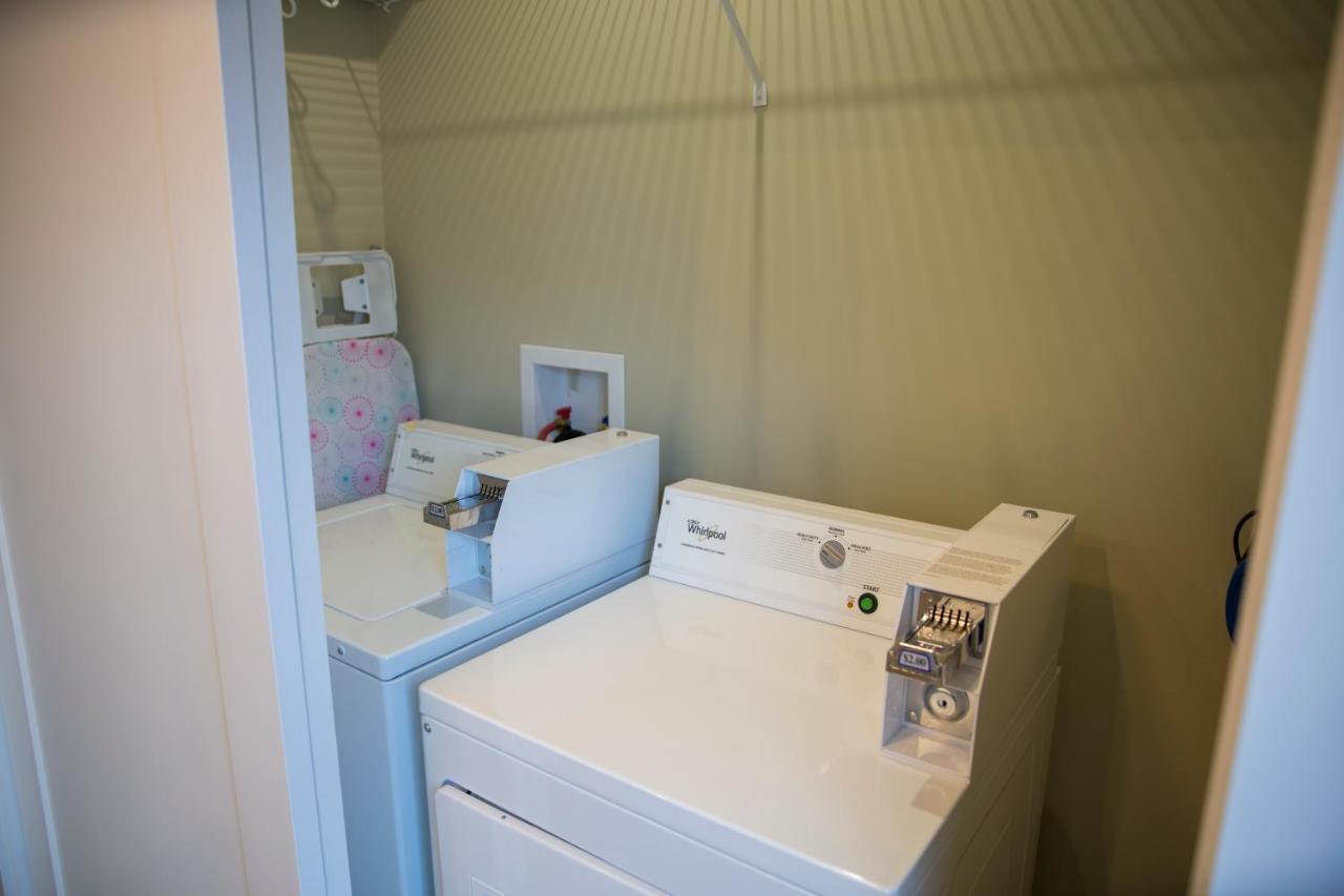 Downtown Whitehorse Deluxe 2 Bedroom Condo Екстер'єр фото