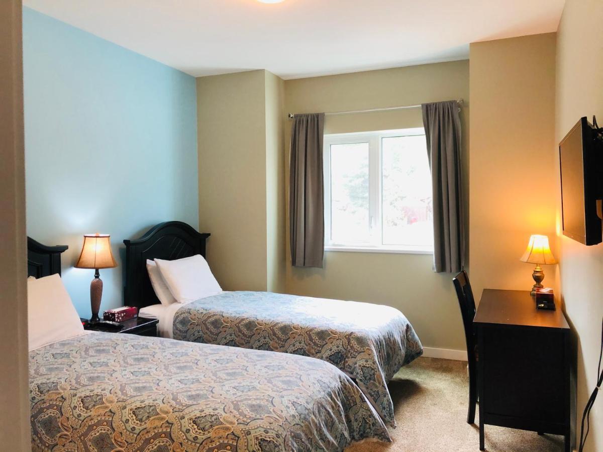 Downtown Whitehorse Deluxe 2 Bedroom Condo Екстер'єр фото